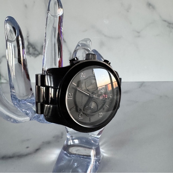 Michael Kors Black Watch fits 7” wrist - Picture 8 of 16